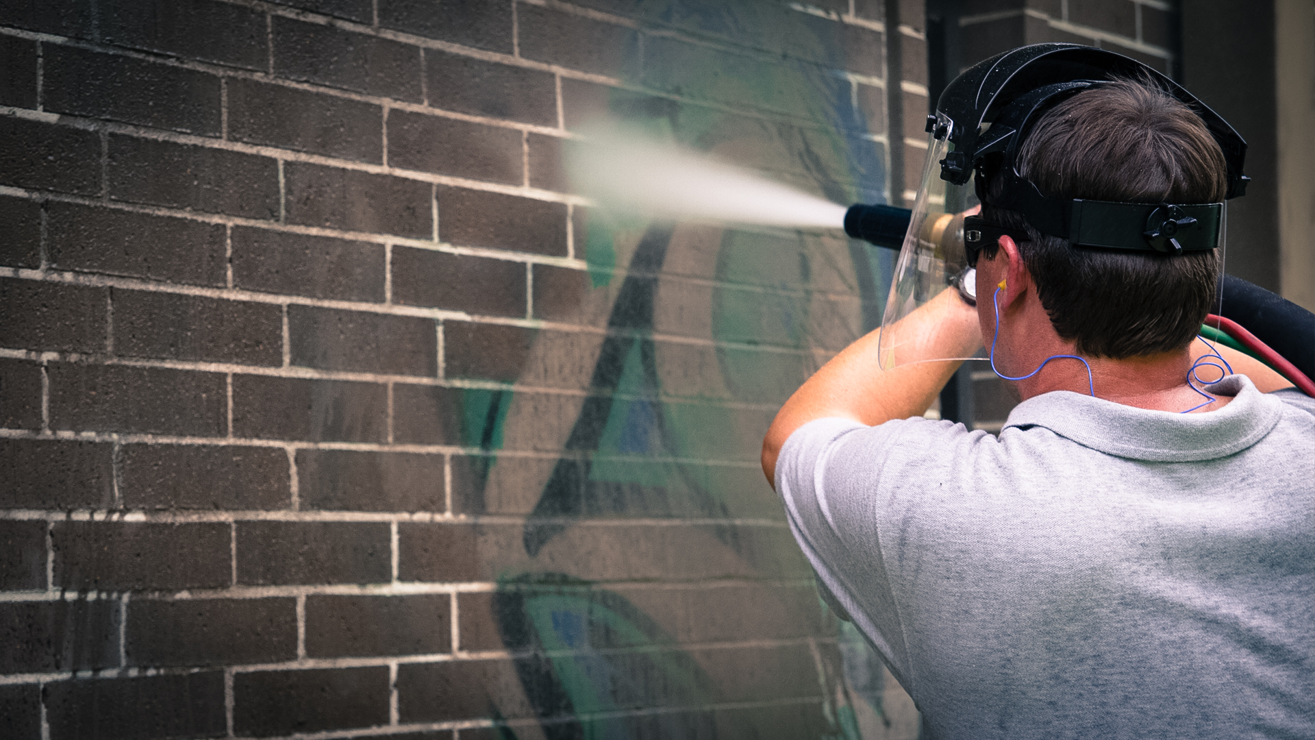 Dustless Blasting - Grafitti Removal